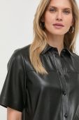 Сорочка BOSS жіноча колір чорний relaxed класичний комір