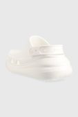 Шльопанці Crocs Classic Crush Clog жіночі колір білий на платформі 207521 207521.100.D-WHITE