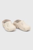 Шльопанці Crocs Echo Clog колір бежевий 207937 207937.stucco-STUCCO