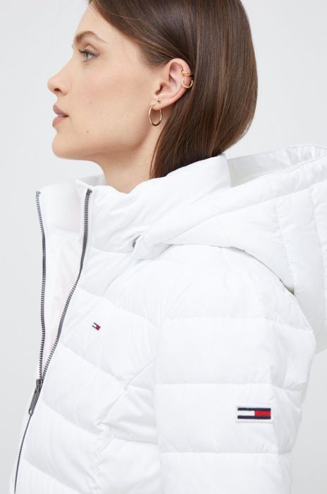 Куртка Tommy Jeans жіноча колір білий зимова (2460335)
