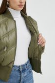 Куртка-бомбер Guess жіночий колір зелений зимова oversize