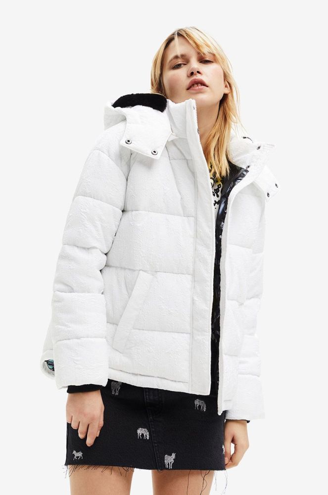 Куртка Desigual жіноча колір білий зимова (2684579)