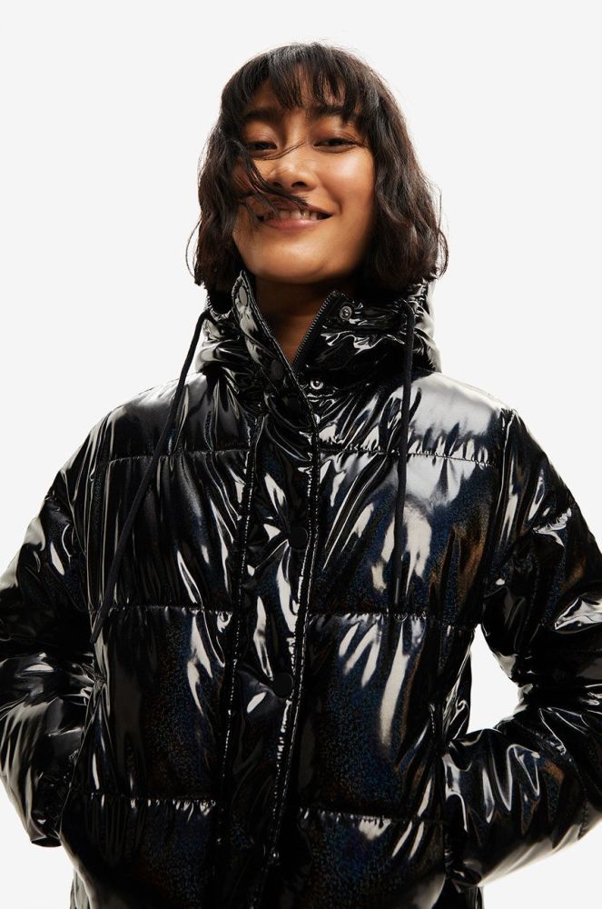 Куртка Desigual жіноча колір чорний зимова (2684619)
