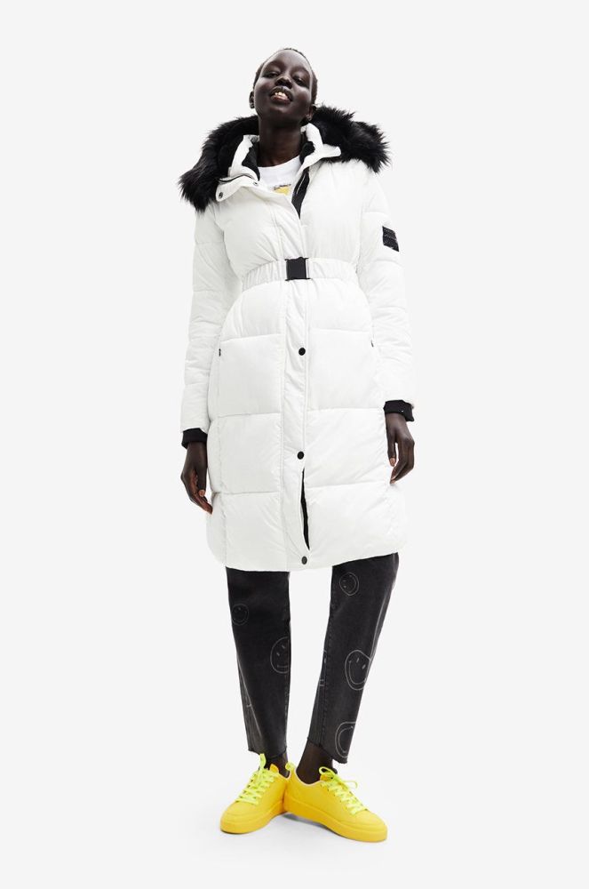 Куртка Desigual жіноча колір білий зимова (2689232)