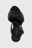 Шкіряні сандалі Tommy Hilfiger Th Waves High Wedge жіночі колір чорний на танкетці