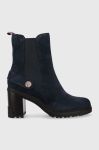 Замшеві черевики Tommy Hilfiger Outdoor High Heel Boot жіночі колір синій каблук блок Замшеві черевики Tommy Hilfiger Outdoor High Heel Boot жіночі колір синій каблук блок
