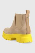 Замшеві черевики UGG Ashton Chelsea жіночі колір бежевий на платформі Замшеві черевики UGG Ashton Chelsea жіночі колір бежевий на платформі