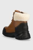 Черевики UGG W Yose Fluff V2 жіночі колір коричневий на плоскому ходу утеплене