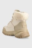 Черевики UGG W Yose Fluff V2 жіночі колір бежевий на плоскому ходу злегка утеплена