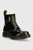 Шкіряні черевики Dr. Martens 1460 The Clash жіночі колір чорний на плоскому ходу DM28000342-black