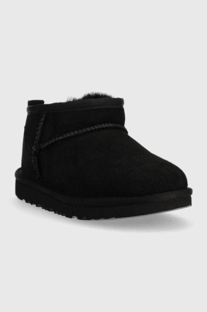 Дитячі замшеві чоботи UGG Classic Ultra Mini колір чорний фото 2