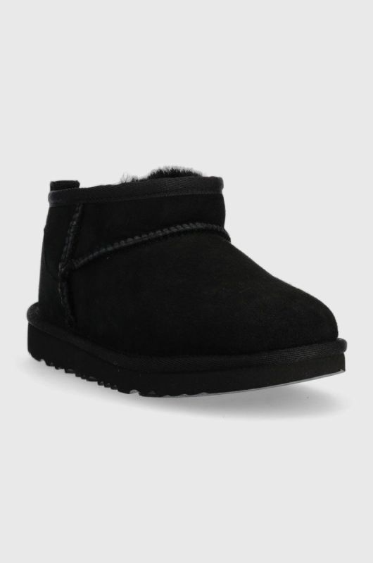 Дитячі замшеві чоботи UGG Classic Ultra Mini колір чорний фото 2