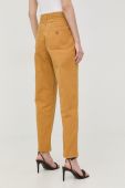 Бавовняні джинси Guess жіночі висока посадка колір помаранчевий (2411647)