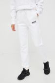 Спортивні штани Guess жіночі колір білий з принтом