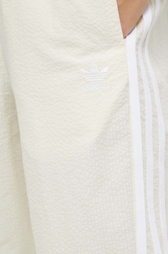 Бавовняні спортивні штани adidas Originals жіночі колір бежевий з аплікацією фото 4