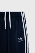 Дитячі спортивні штани adidas Originals колір синій з аплікацією (2568395)