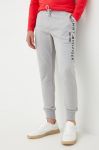 Бавовняні спортивні штани Tommy Hilfiger чоловічі колір сірий з аплікацією (2462994)