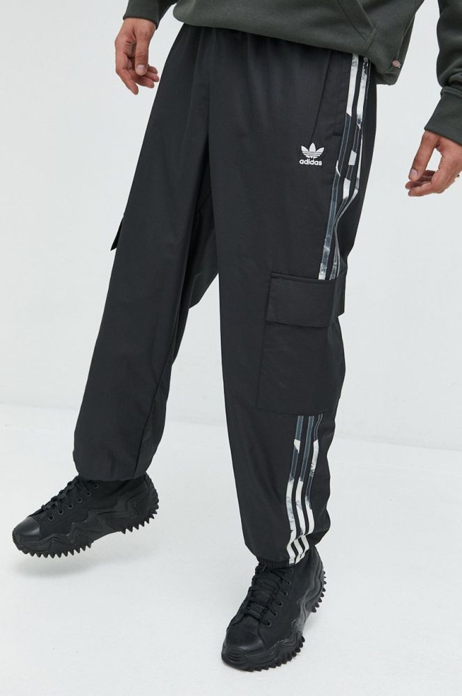 Спортивні штани adidas Originals чоловічі колір чорний з аплікацією (2790033)