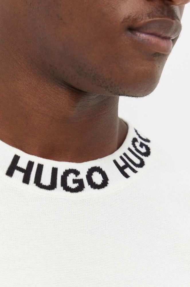 Бавовняний светр HUGO чоловічий колір бежевий легкий фото 5