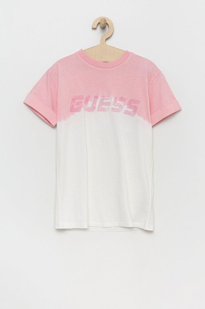 Дитяча бавовняна футболка Guess колір рожевий (2437982)