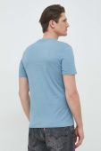 Бавовняна футболка Guess з принтом колір блакитний (3010171)