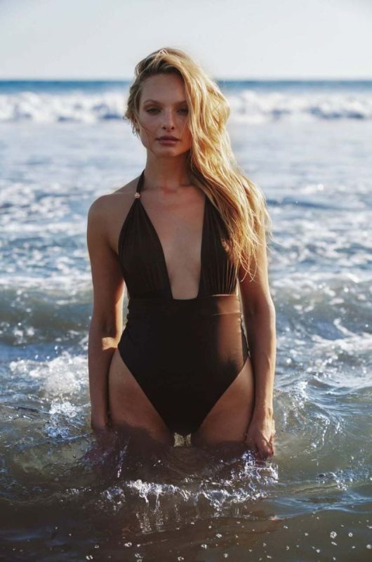 Суцільний купальник Praia Beachwear колір коричневий м'яка чашечка