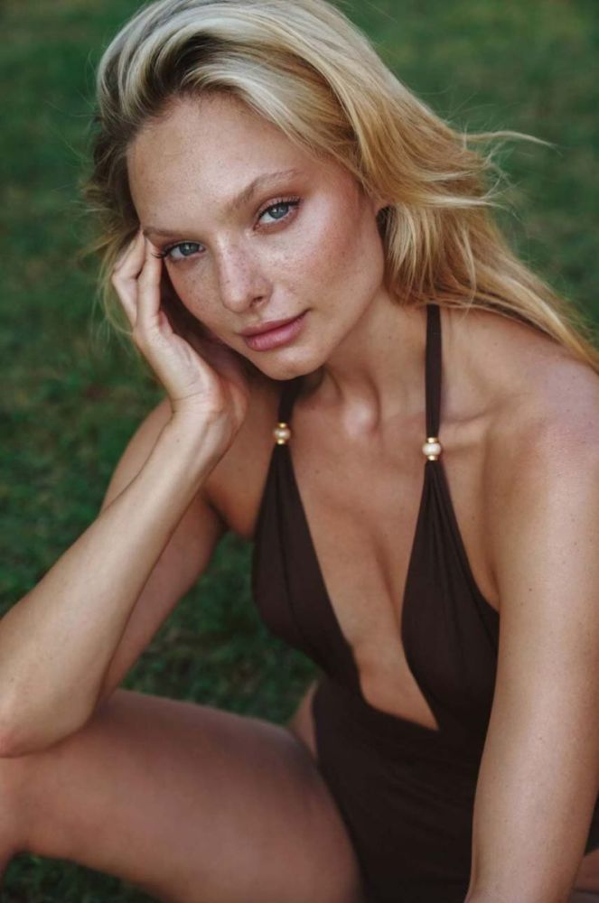 Суцільний купальник Praia Beachwear колір коричневий м'яка чашечка фото 2