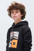 Дитяча кофта Mayoral колір чорний з капюшоном з принтом (3413619)