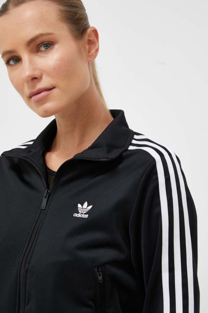 Кофта adidas Originals жіноча колір чорний з аплікацією (3492271) фото 4