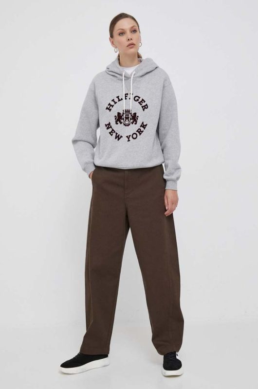 Кофта Tommy Hilfiger жіноча колір сірий з капюшоном з принтом (3537287) фото 2