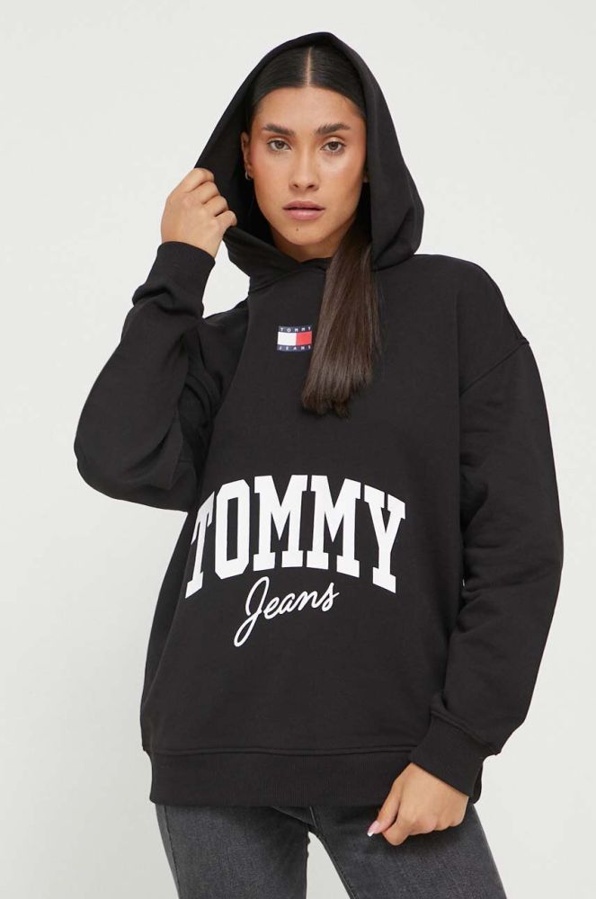 Бавовняна кофта Tommy Jeans жіноча колір чорний з капюшоном з принтом (3427884)