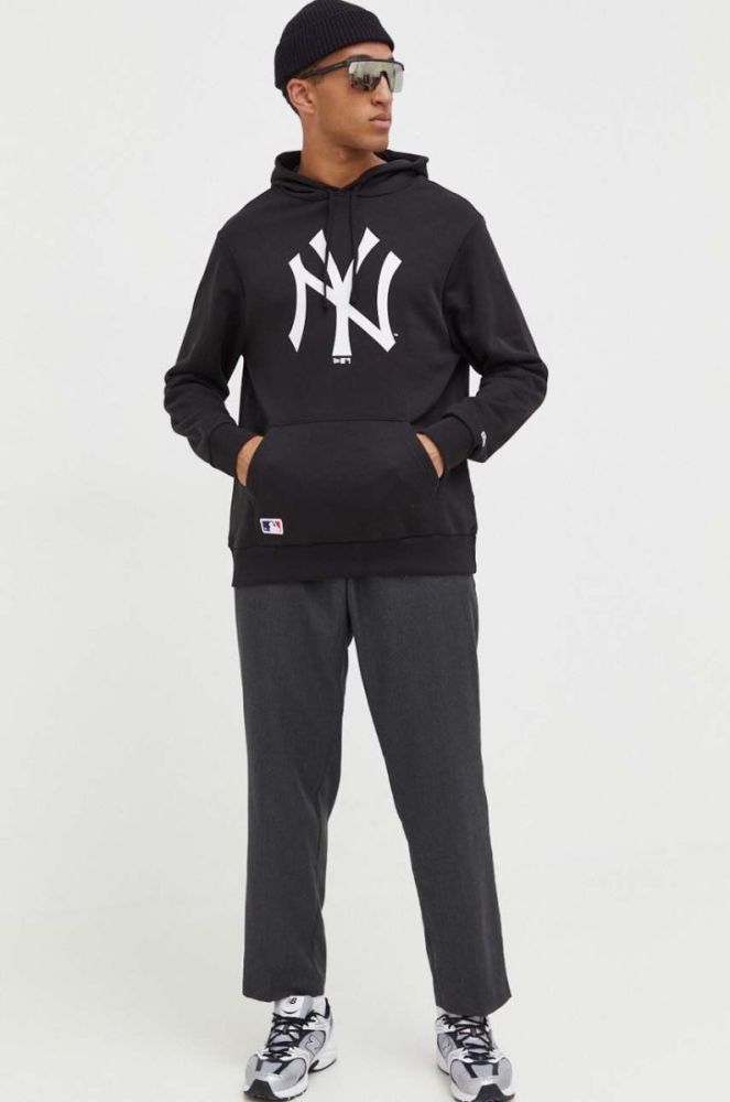Кофта New Era чоловіча колір чорний з капюшоном з принтом NEW YORK YANKEES фото 2