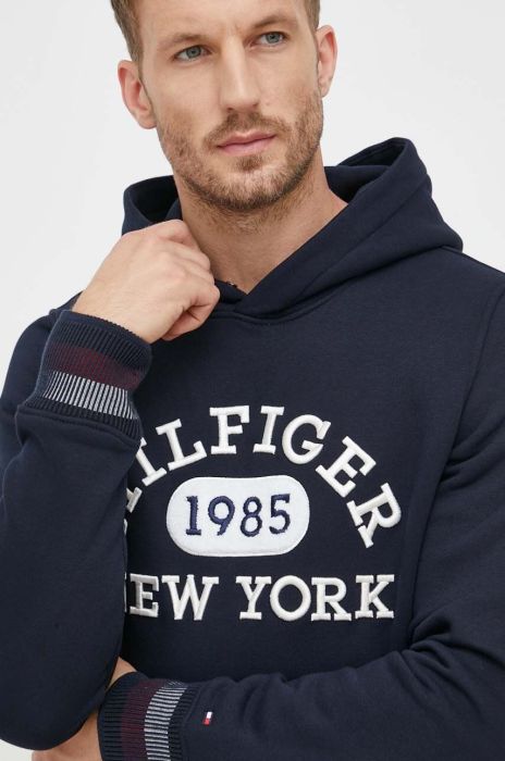 Кофта Tommy Hilfiger чоловіча колір синій з капюшоном з аплікацією (3570970)