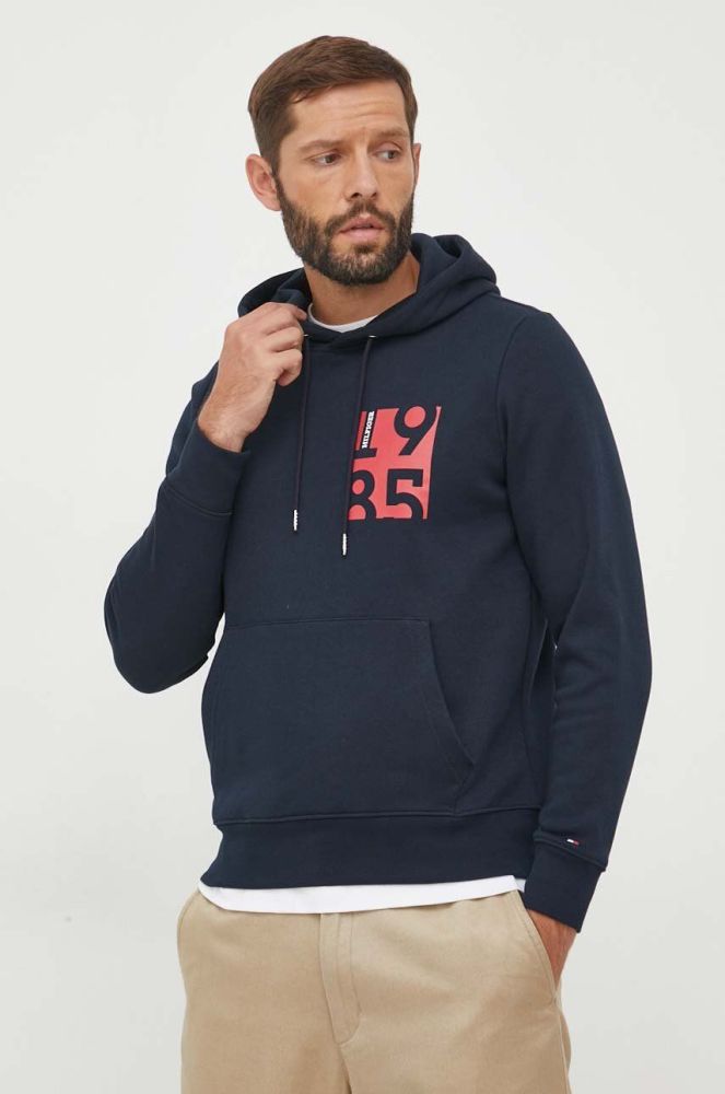 Кофта Tommy Hilfiger чоловіча колір синій з капюшоном з принтом (3511424)