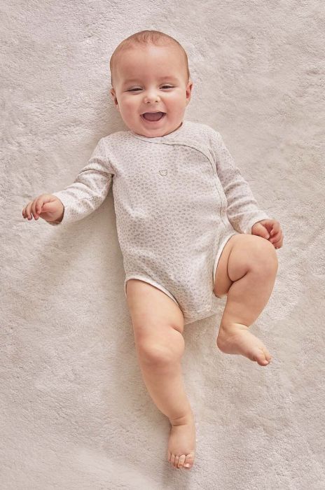 Боді для немовлят Mayoral Newborn колір бежевий (3414090)