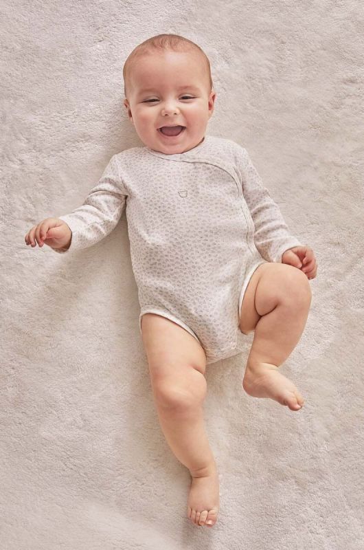 Боді для немовлят Mayoral Newborn колір бежевий (3414090)