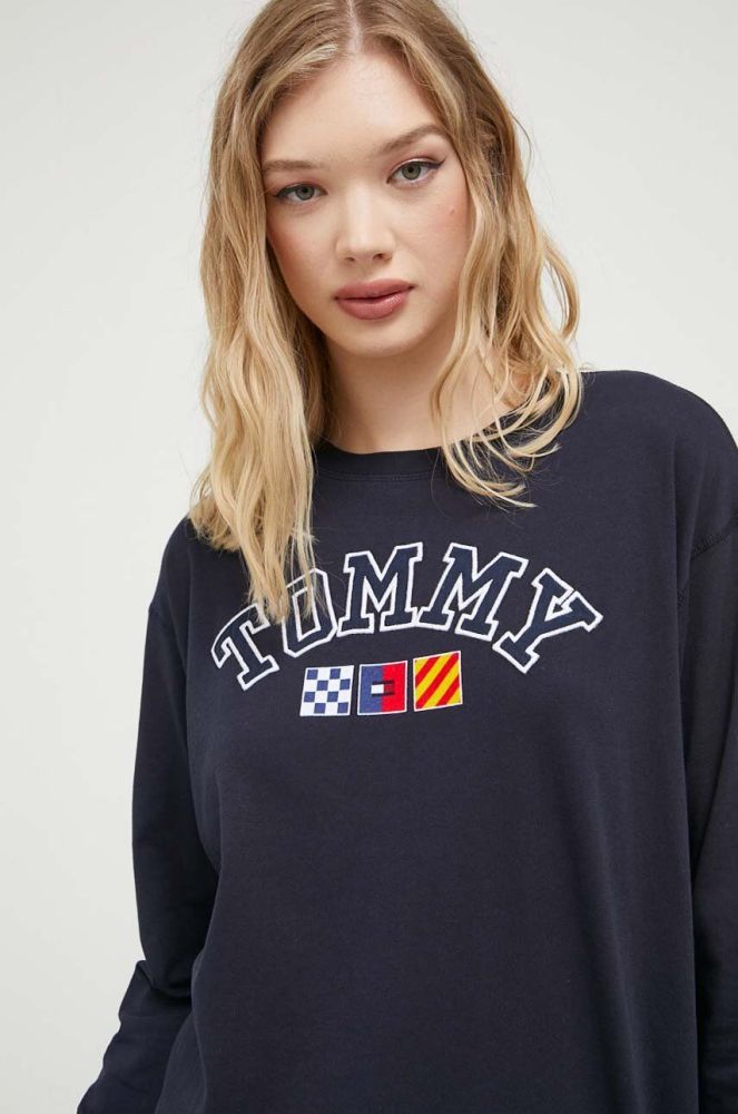 Бавовняний лонгслів Tommy Jeans колір синій (3332767)