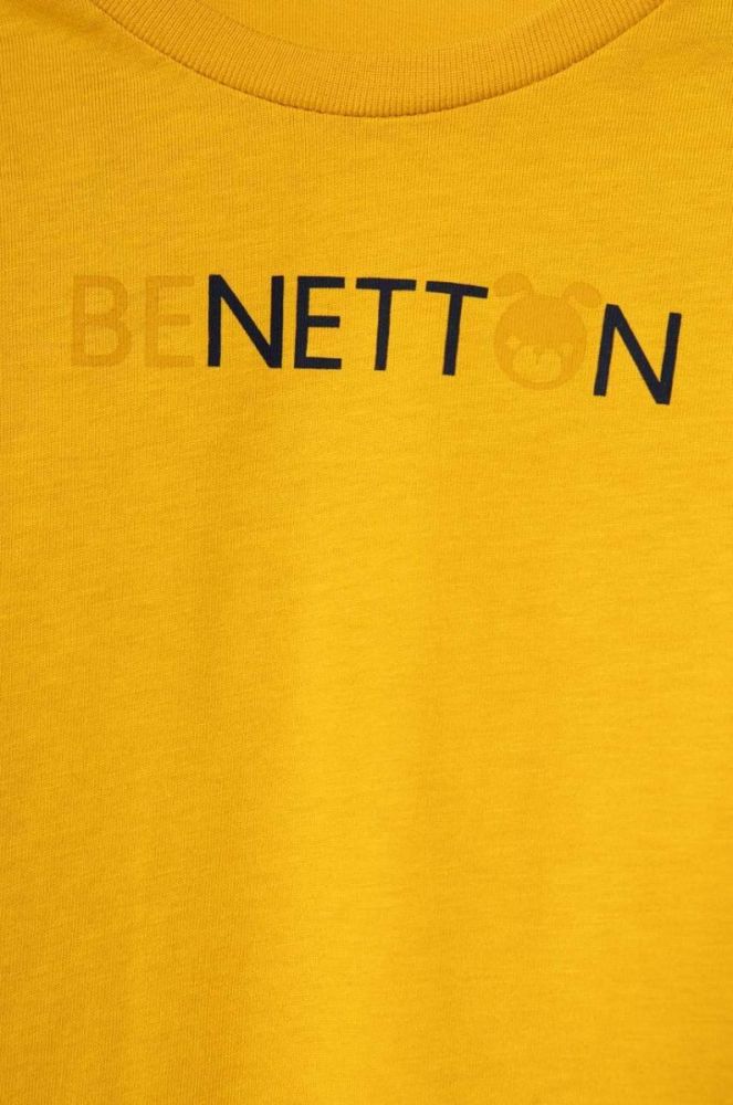 Дитячий бавовняний лонгслів United Colors of Benetton колір жовтий з принтом (3388837) фото 3