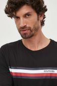 Бавовняний лонгслів Tommy Hilfiger колір чорний з принтом (3299170)