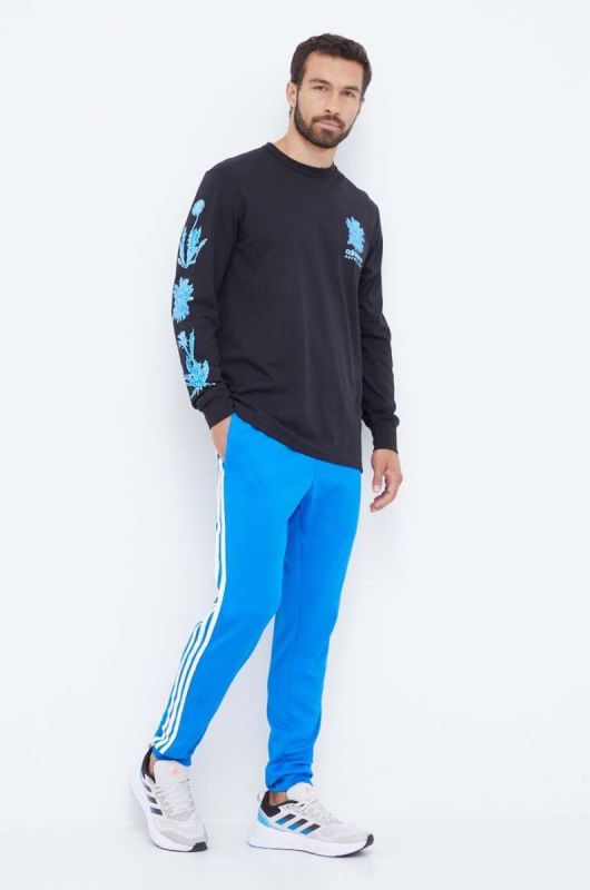 Бавовняний лонгслів adidas Originals колір чорний з принтом (3506942) фото 2