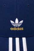 Кепка adidas Originals з аплікацією колір блакитний