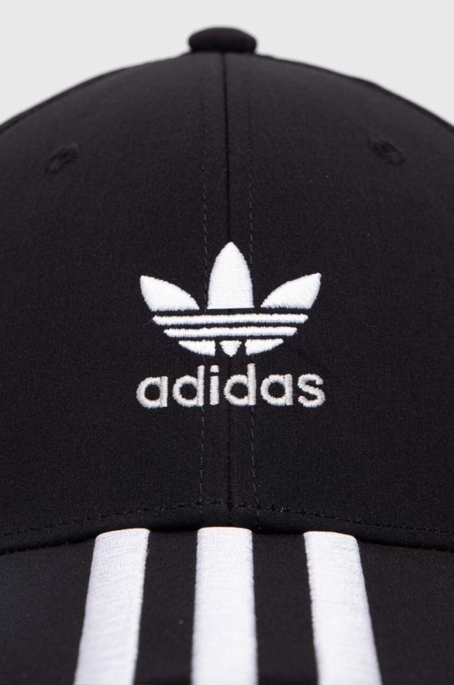 Кепка adidas Originals колір чорний з аплікацією фото 2