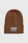 Шапка Karl Kani колір коричневий з товстого трикотажу (3650583) Шапка Karl Kani колір коричневий з товстого трикотажу (3650583)