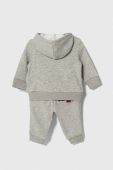 Cпортивний костюм для немовлят Guess колір сірий (3597617)