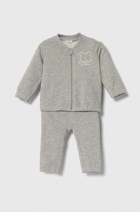 Дитячий бавовняний костюм United Colors of Benetton колір сірий (3389055)