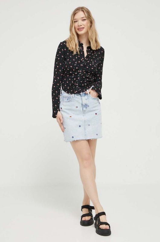 Сорочка Tommy Jeans жіноча колір чорний regular класичний комір фото 2