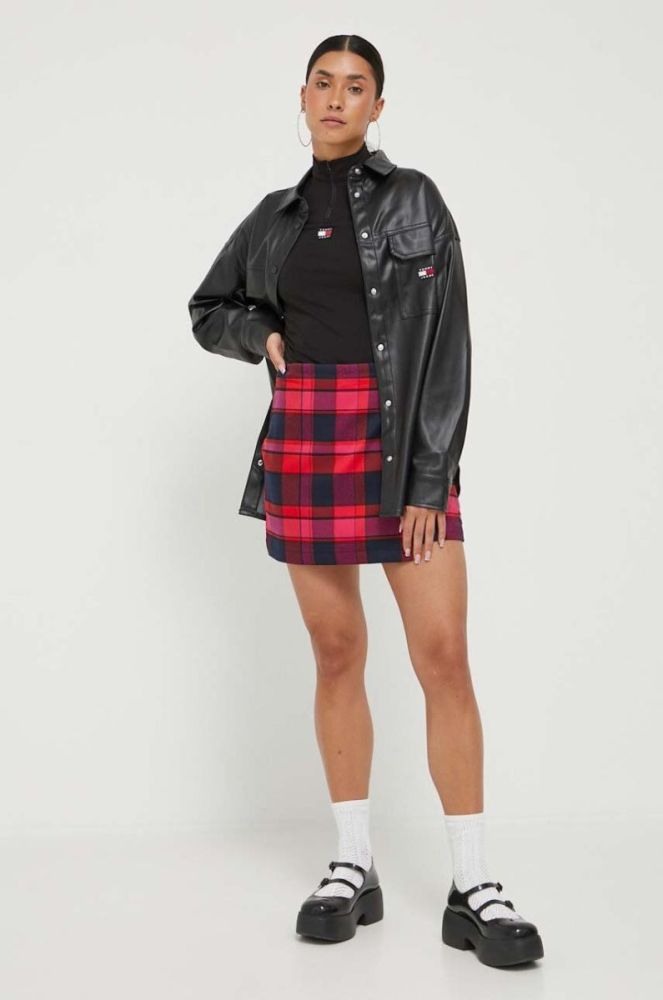 Сорочка Tommy Jeans жіноча колір чорний relaxed класичний комір (3429254) фото 2