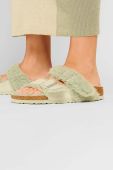 Замшеві шльопанці Birkenstock Arizona жіночі колір зелений 1025539