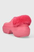 Шльопанці Crocs Stomp Lined Clog жіночі колір рожевий на платформі 208546