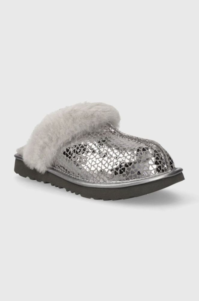 Дитячі шкіряні тапочки UGG K COZY IIEL HEARTS колір срібний фото 2